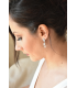 Boucles d'oreilles pour la mariée modèle Lise, avec une jolie goutte de cristal Swarovski, et une attache en strass zirconium.