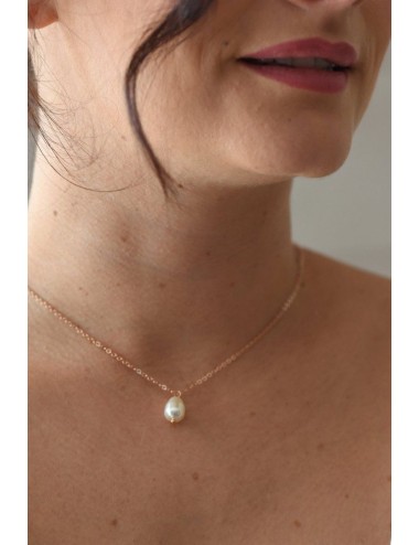 Collier de dos Alix avec chainette pour la mariée en robe dos nu.