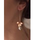Boucles d'oreilles pendantes Sylvia avec fleur d'orchidée et très grand crochet d'oreille