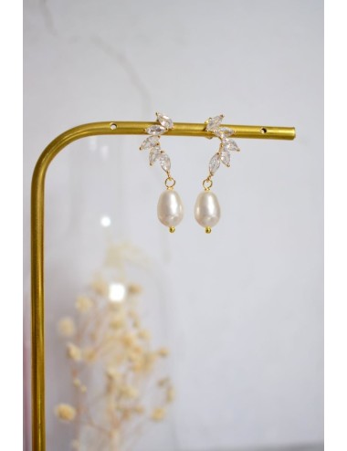 Boucles d'oreilles de mariage avec une perle goutte nacrée et strass