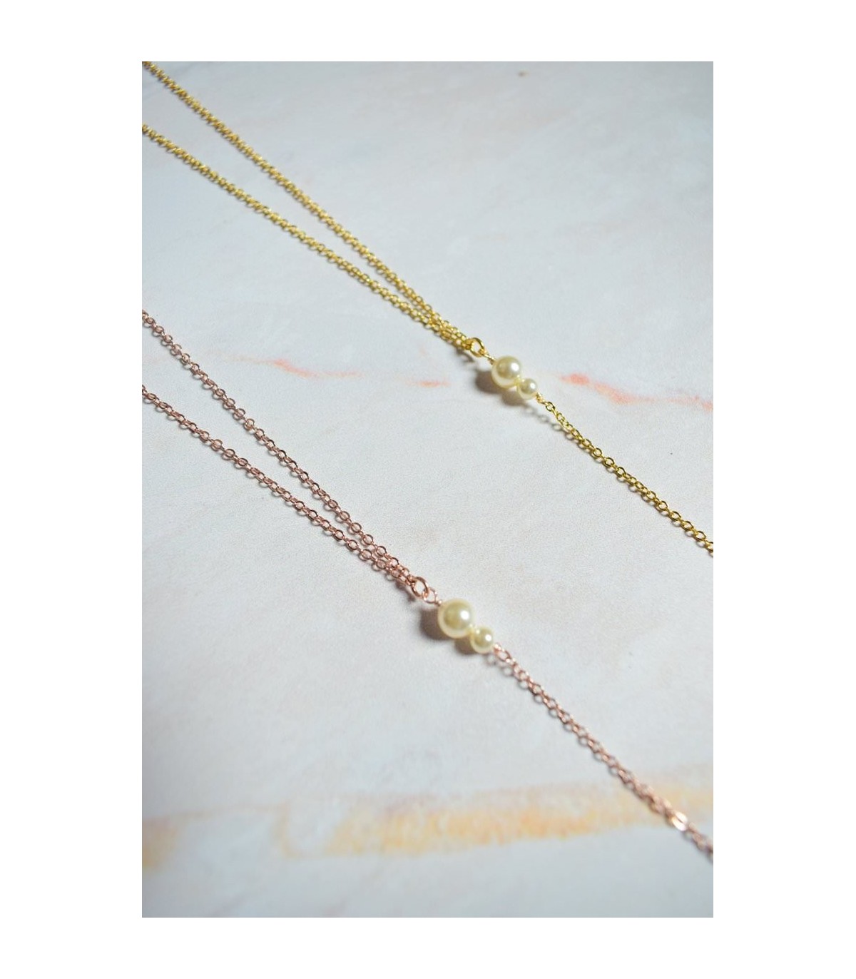 collier de dos mariage Léa avec chainette et perles de cristal