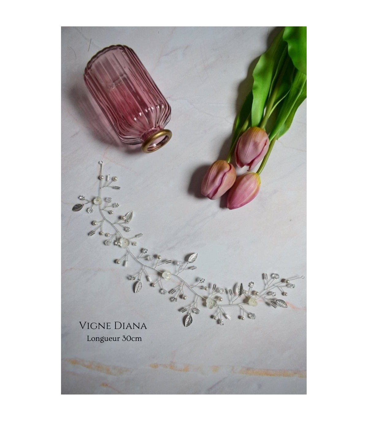 Vigne de cheveux glamour Diana avec des perles, feuilles, et fleurs de nacre style bohème chic