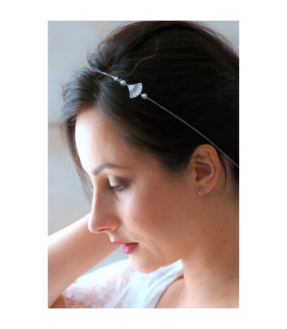 Headband mariage Thilda avec estampe éventail et perles de cristal