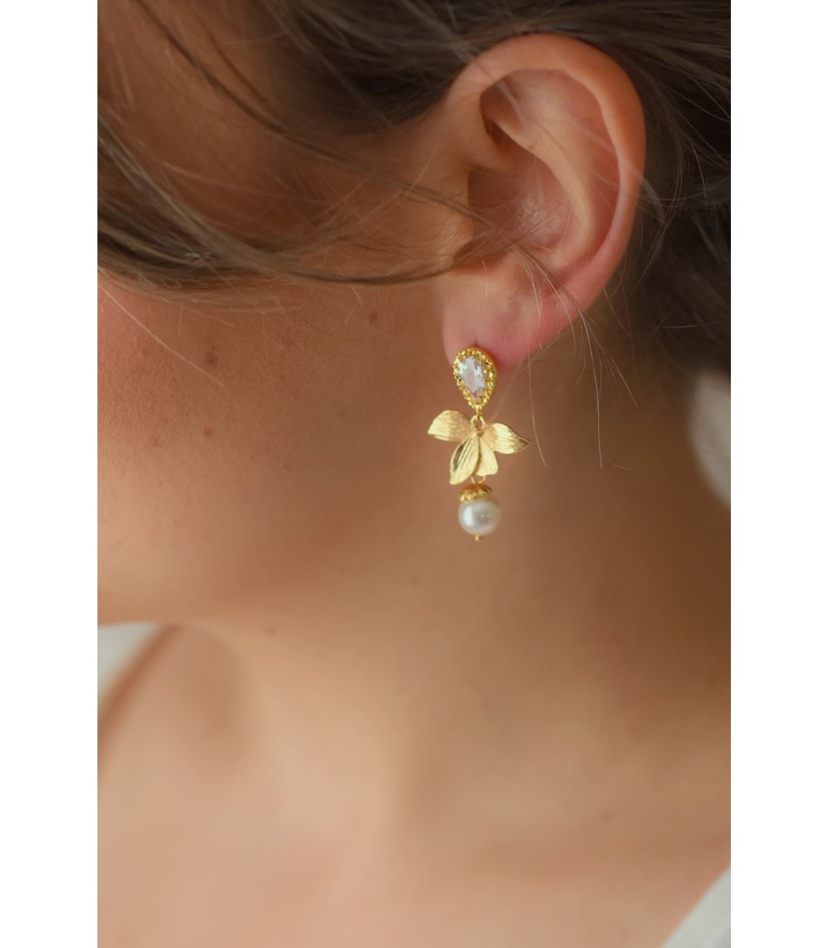 Boucles d'oreilles Solstice avec fleur d'orchidée et perles pour mariage