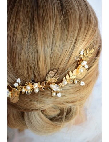 Ornement de cheveux modèle Feuillage avec perles et fleurs dorées.