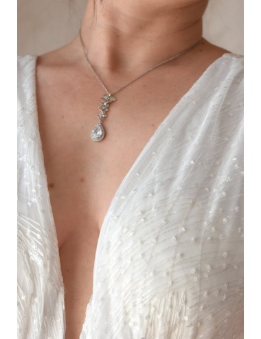 collier de mariée avec fleurs et goutte en zirconium pour bustier