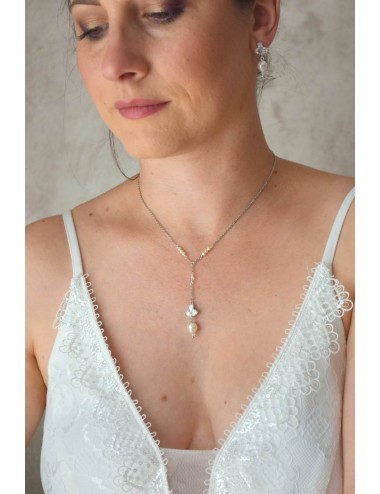 Collier pour la mariée minimaliste et baroque avec perles