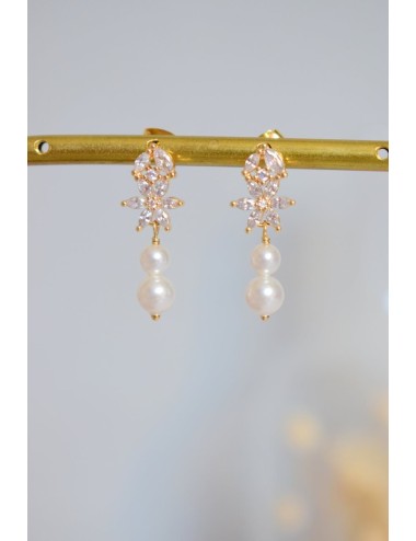 Boucles d'oreilles Mesis pour mariée délicate avec zircon et perles