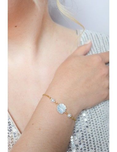 Bracelet de mariée modèle Coquillage minimaliste perles nacrées.