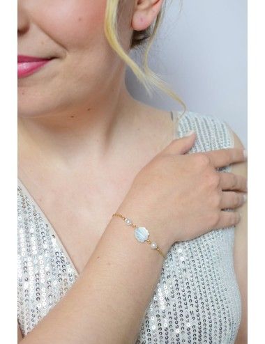 Bracelet de mariée modèle Coquillage minimaliste perles nacrées.