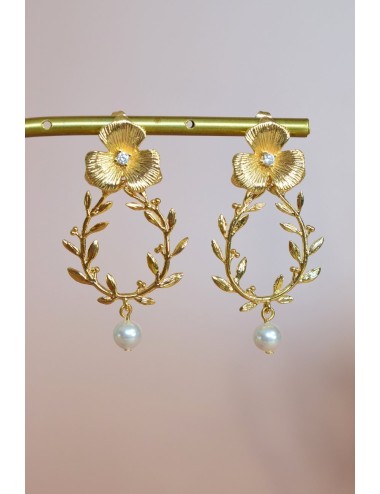 Boucles d'oreilles Maddy au style champêtre chic avec fleur dorée