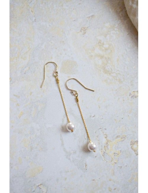 Boucles d'oreilles de mariage modèle Escale, simple perle discrète