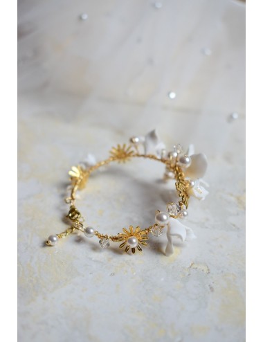 Bracelet de mariée modèle Romance avec des fleurs et des perles