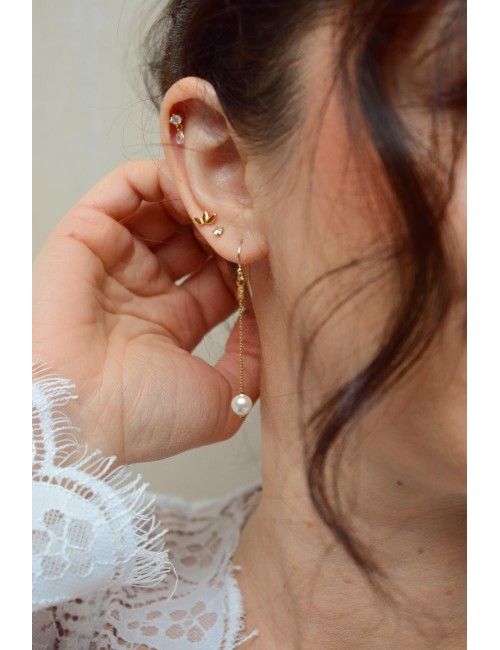 Boucles d'oreilles de mariage modèle Escale, simple perle discrète