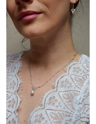 Collier de mariée Selma avec une grappe de perles de cristal