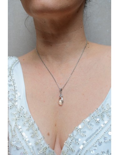 Collier de mariage Lise avec chainette pour la mariée chic et délicate