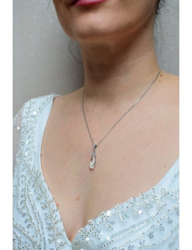 Collier de mariage Lise avec chainette pour la mariée chic et délicate