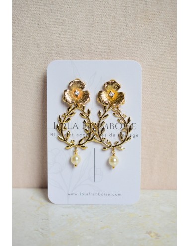 Boucles d'oreilles Maddy au style champêtre chic avec fleur dorée