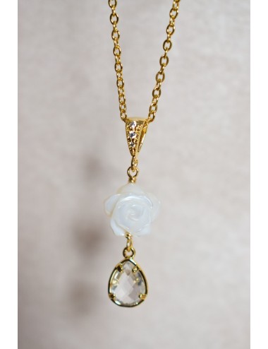 Collier de mariage Lolita avec pendentif en fleur de nacre