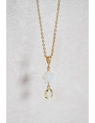 Collier de mariage Lolita avec pendentif en fleur de nacre