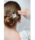 peigne à cheveux Anny pour la mariée avec des perles, fleurs et feuilles en porcelaine froide et une jolie feuille argentee