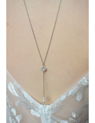 Collier de dos Evangeline avec une breloque losange strassée