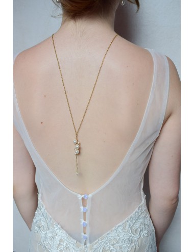 Collier de dos Luna en perles transparentes pour une robe dos nu