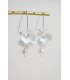 boucles d'oreilles de mariage avec des fleurs en porcelaine froide et strass