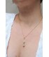 collier de mariage Adèle avec un pendentif perlé et strassé à retomber dans le décolleté