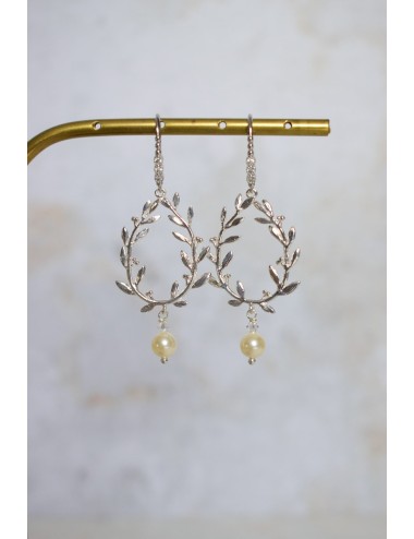 Boucles d'oreilles pour la mariée disponibles de suite.