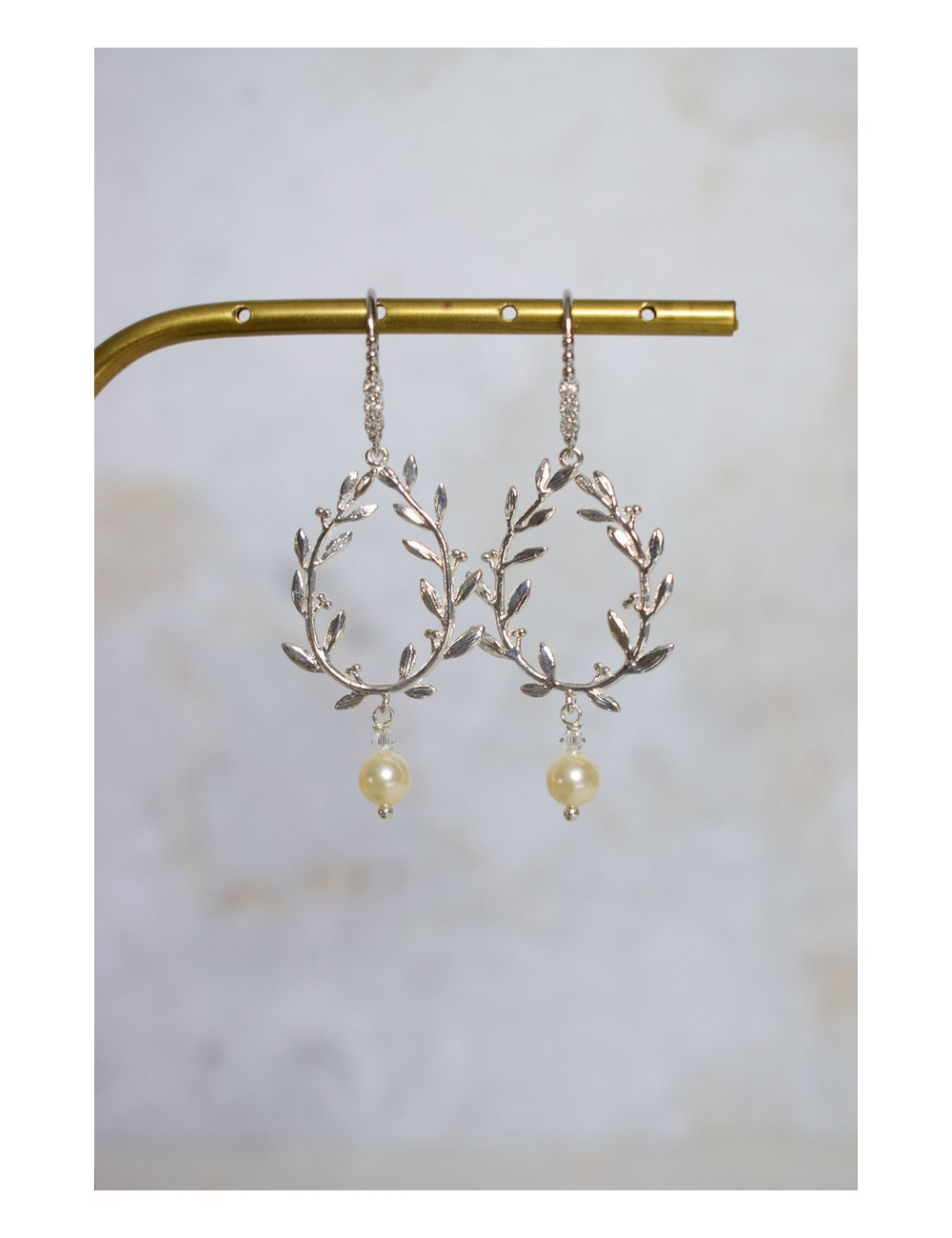 Boucles d'oreilles pour la mariée disponibles de suite.