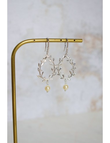 Boucles d'oreilles pour la mariée disponibles de suite.