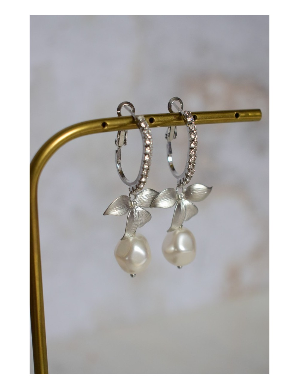 Boucles d'oreilles pour la mariée disponibles de suite.