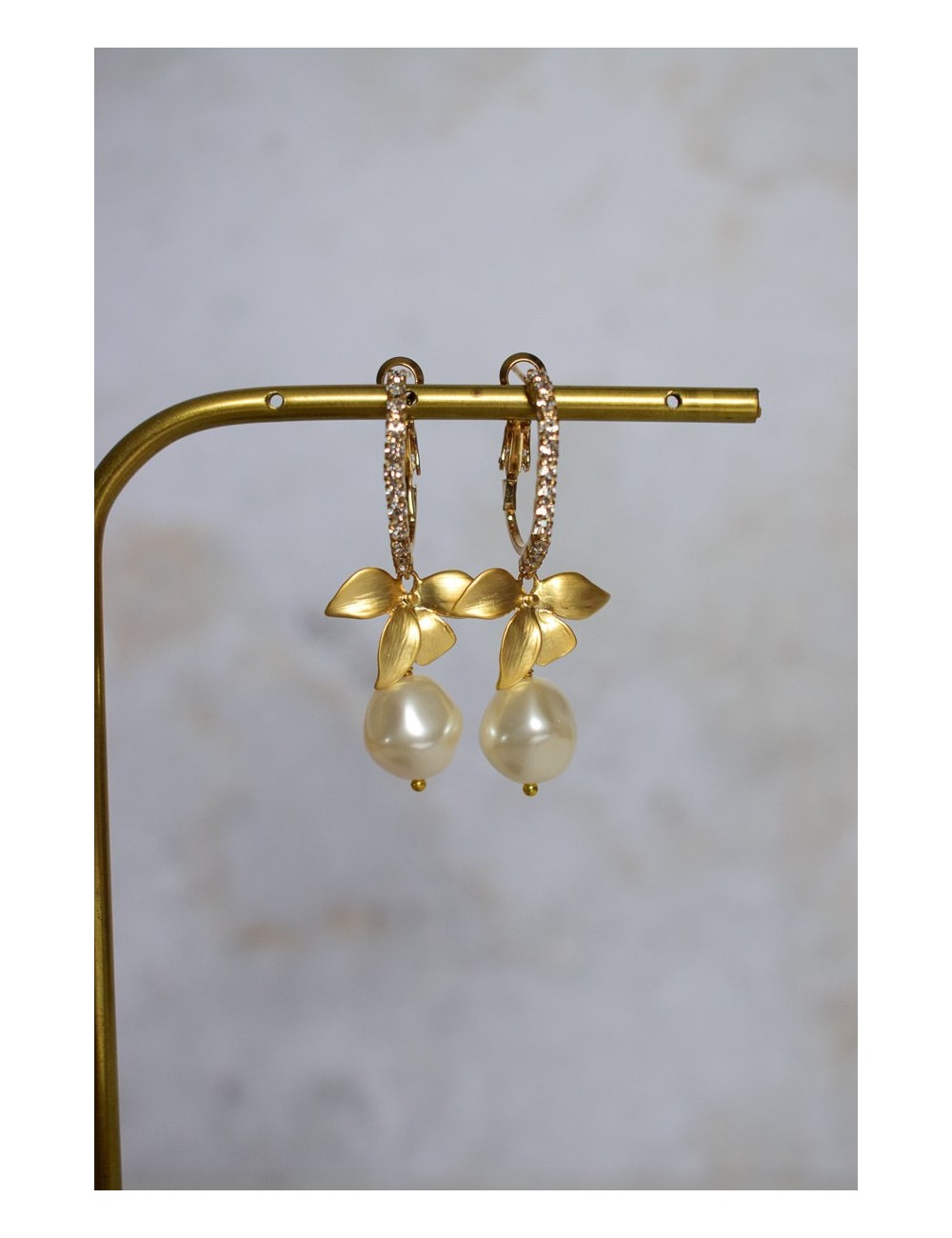 Boucles d'oreilles pour la mariée disponibles de suite.