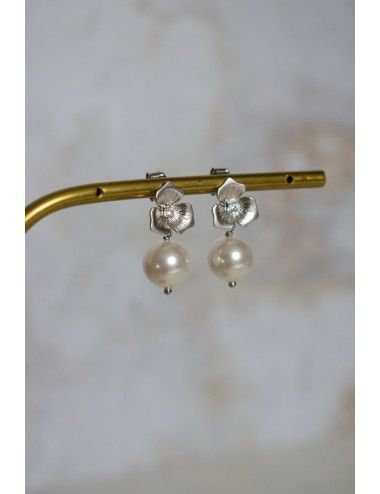 Boucles d'oreilles pour la mariée disponibles de suite.