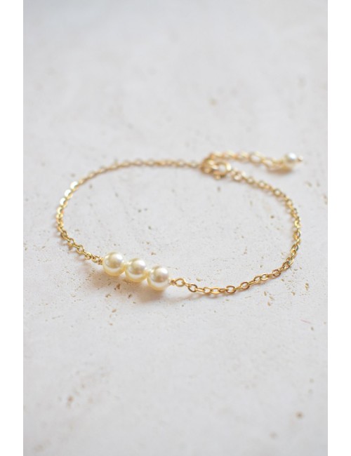 Bracelet de mariée modèle Atlanta minimaliste perles nacrées.