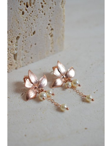 Boucles d'oreilles pour mariée, modèle Esmée, bohême chic avec nacre.