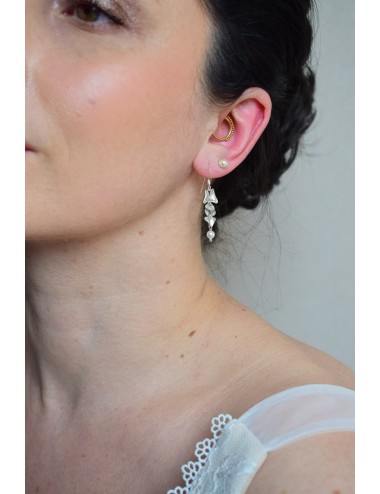 Boucles d'oreilles de mariage de style champêtre avec fleurs et perles